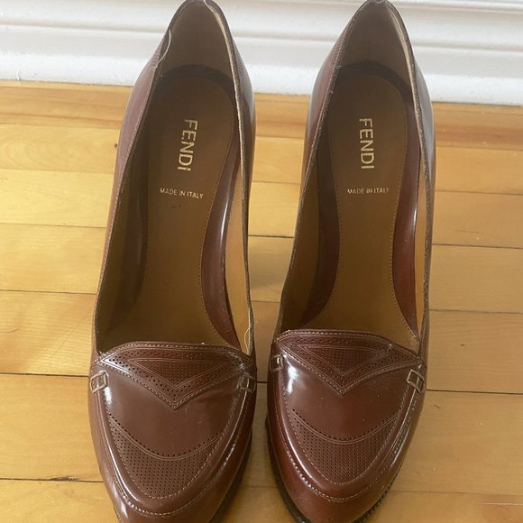 a pair of high-heeled brown Fendi Escarpin - Picture 9 of 11